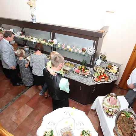 Goldene Krone מלון 3*