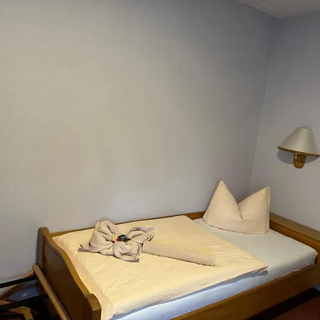 Goldene Krone מלון