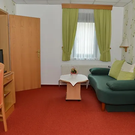 Goldene Krone מלון