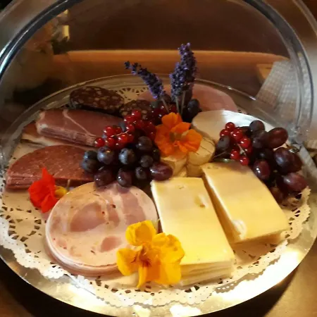 Goldene Krone 3* בלגרשאין